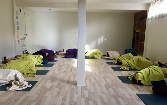 Restorativ Yoga Roskilde med Krolykke
